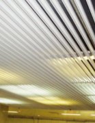 蓝铝金属制品钩搭式挂片天花系列产品的特点